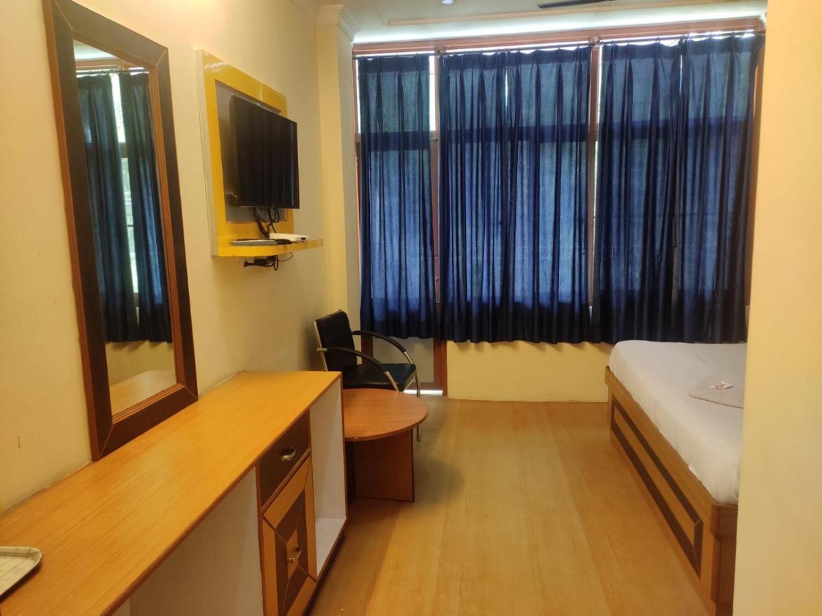 Hotel Amandeep Dharamshala Dış mekan fotoğraf
