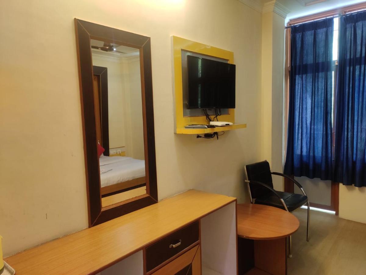 Hotel Amandeep Dharamshala Dış mekan fotoğraf