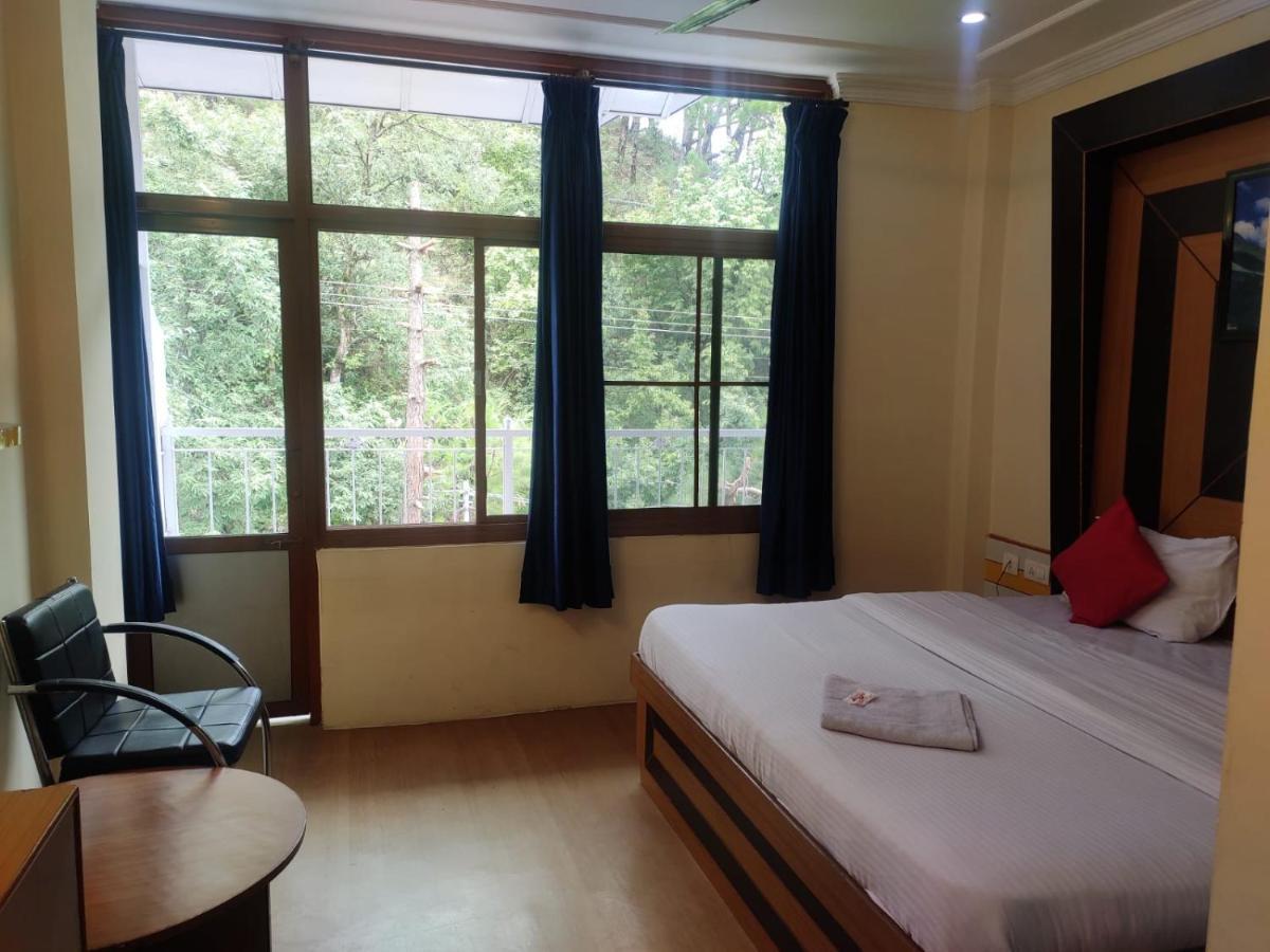 Hotel Amandeep Dharamshala Dış mekan fotoğraf