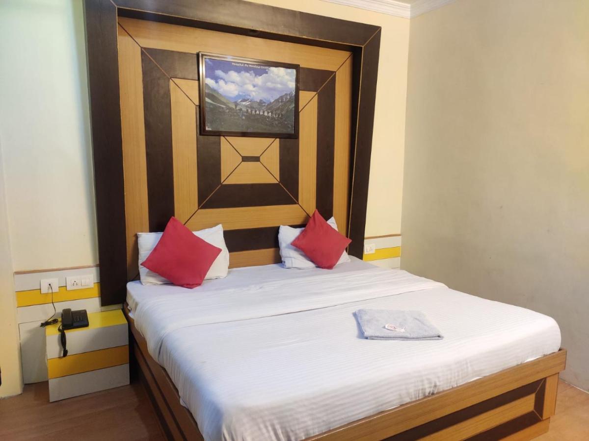 Hotel Amandeep Dharamshala Dış mekan fotoğraf