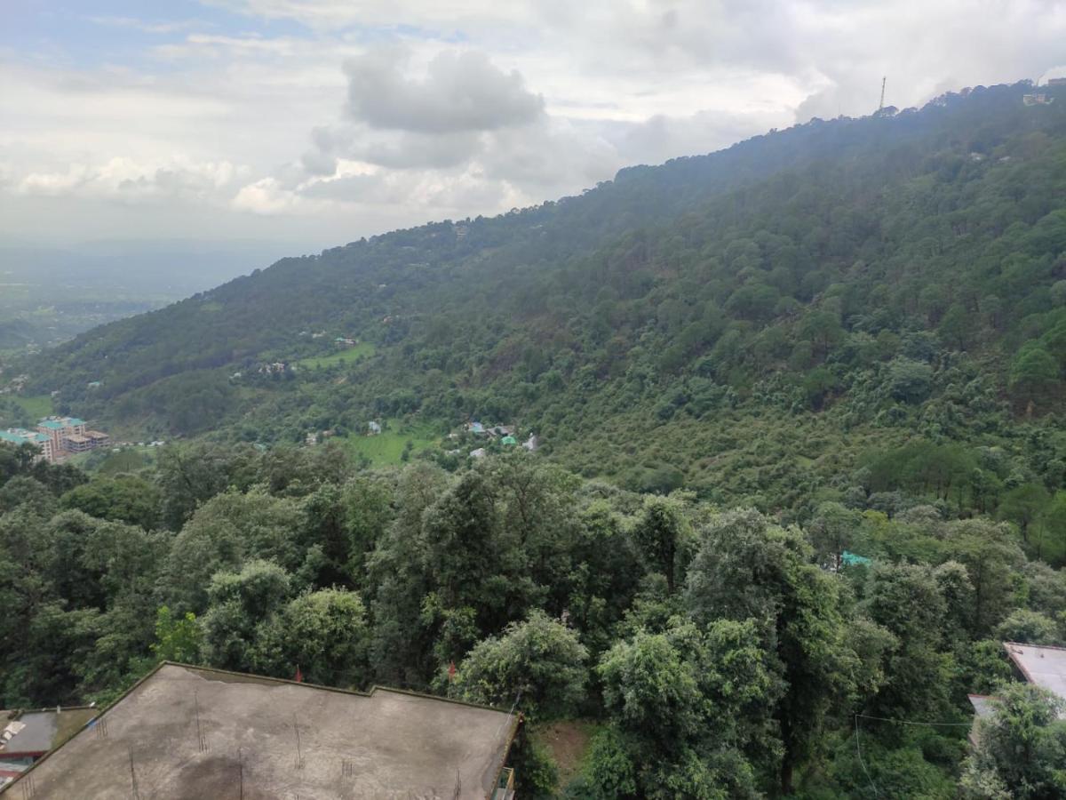 Hotel Amandeep Dharamshala Dış mekan fotoğraf