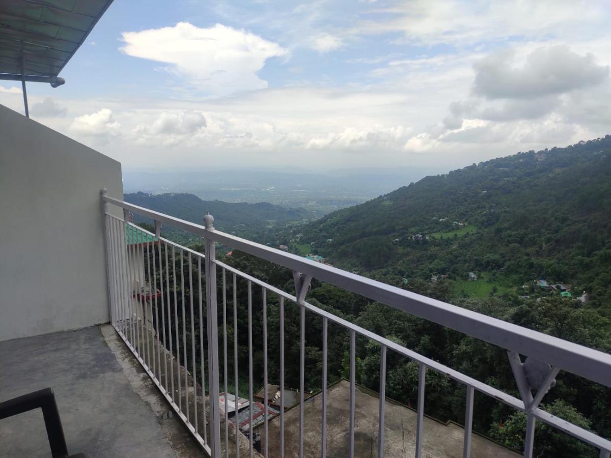 Hotel Amandeep Dharamshala Dış mekan fotoğraf