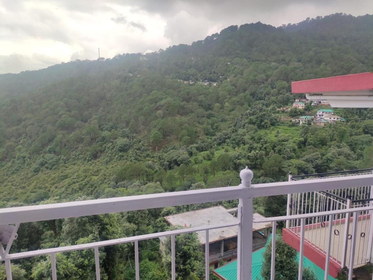 Hotel Amandeep Dharamshala Dış mekan fotoğraf