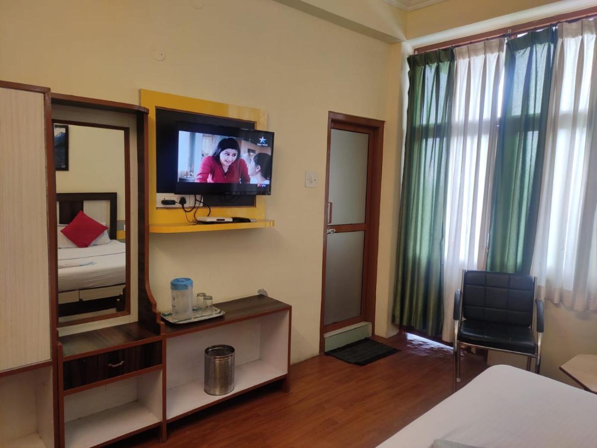 Hotel Amandeep Dharamshala Dış mekan fotoğraf