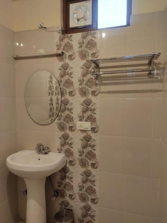 Hotel Amandeep Dharamshala Dış mekan fotoğraf