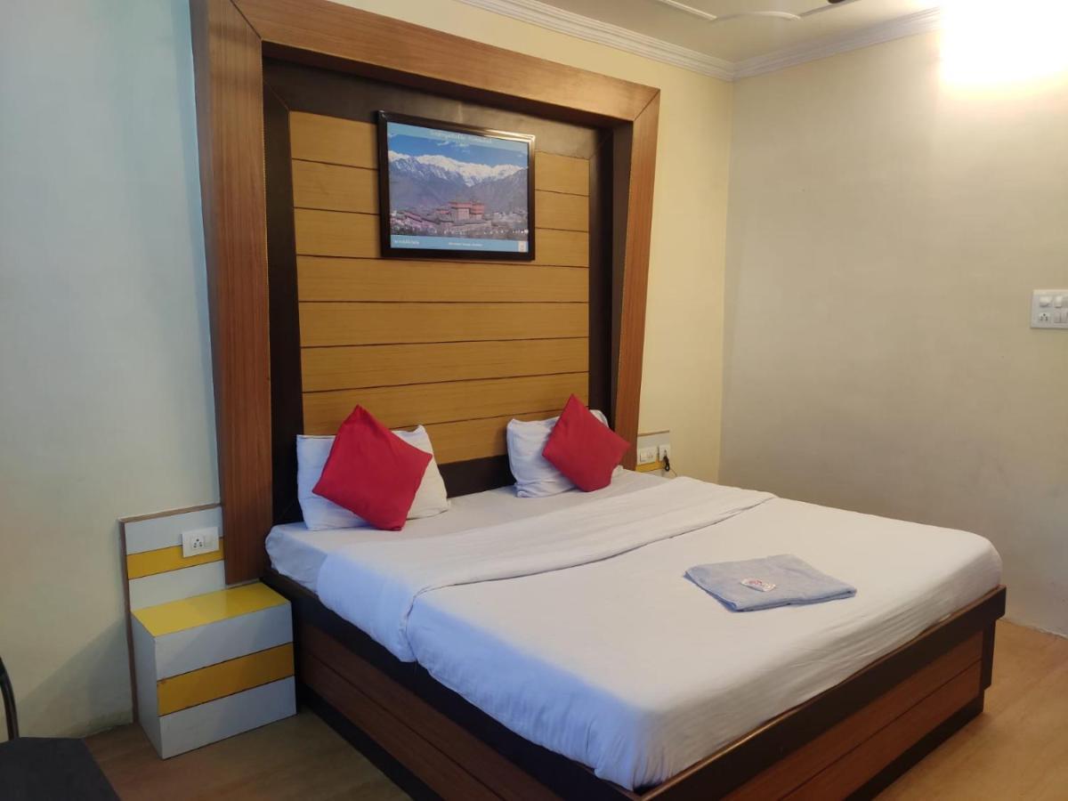 Hotel Amandeep Dharamshala Dış mekan fotoğraf