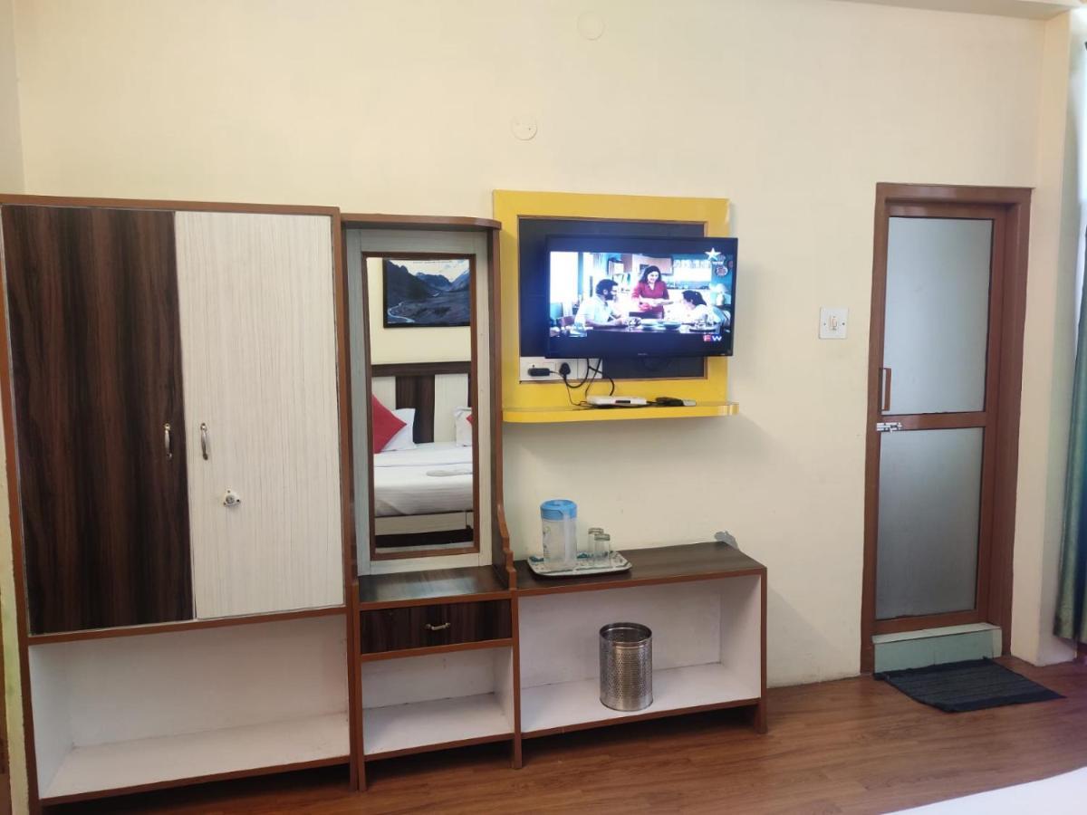 Hotel Amandeep Dharamshala Dış mekan fotoğraf