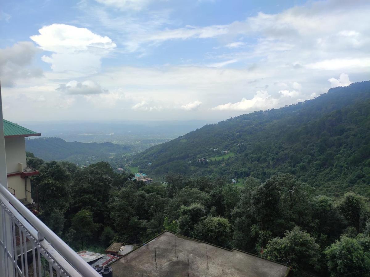 Hotel Amandeep Dharamshala Dış mekan fotoğraf