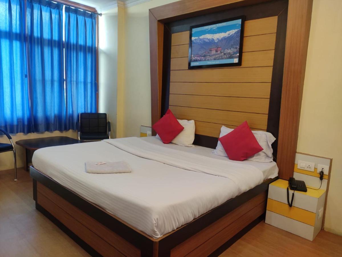 Hotel Amandeep Dharamshala Dış mekan fotoğraf