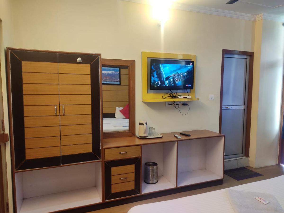 Hotel Amandeep Dharamshala Dış mekan fotoğraf