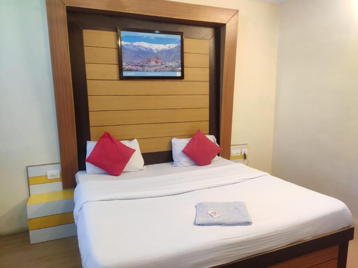 Hotel Amandeep Dharamshala Dış mekan fotoğraf