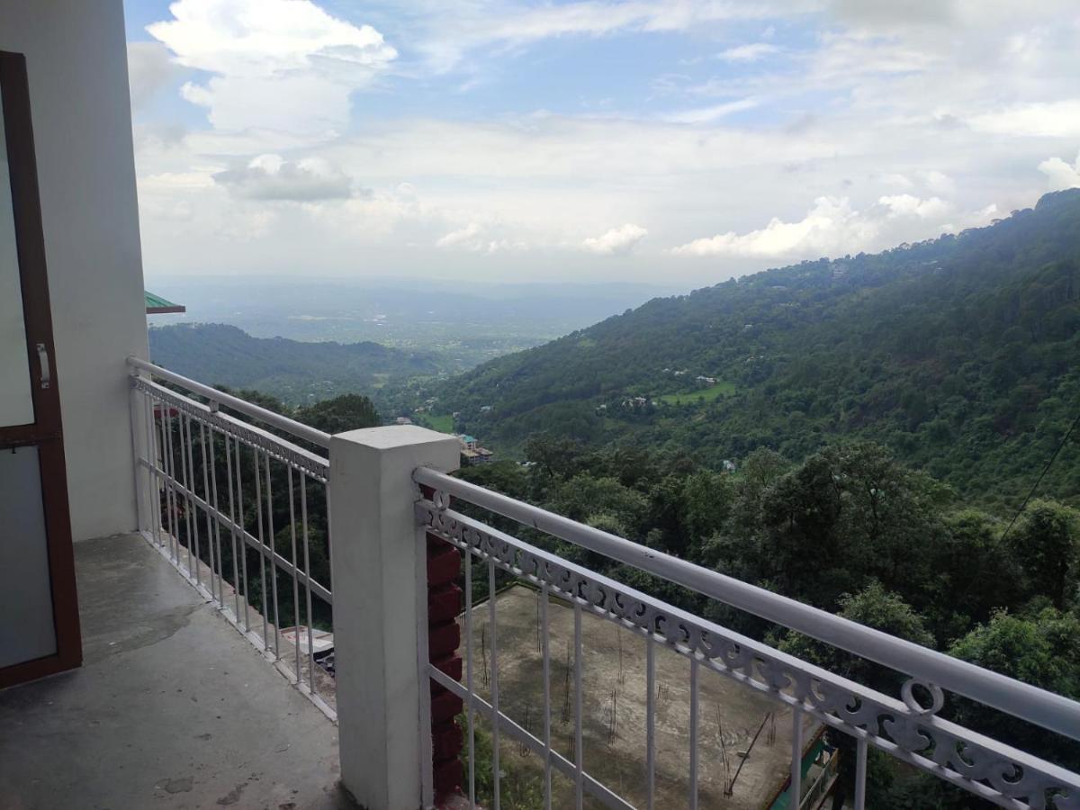 Hotel Amandeep Dharamshala Dış mekan fotoğraf