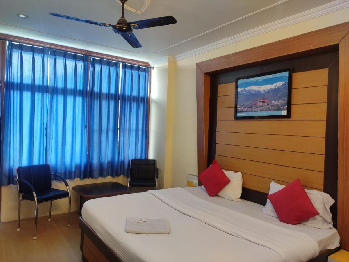Hotel Amandeep Dharamshala Dış mekan fotoğraf